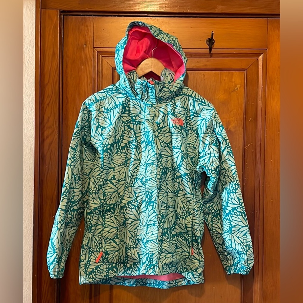 The North Face girls HyVent lightweight jacket size XL 18. Very gently worn.